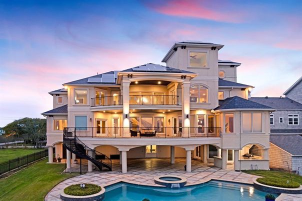Exterior, Pool, Solar Panels