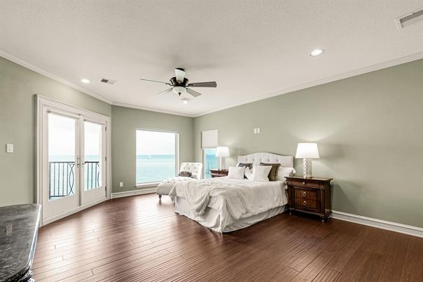 Bedroom, Interior, Recessed Lighting, Water, Wood Texture Flooring