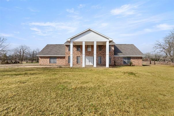 Backyard, Exterior, Facade, Brick Facade, Georgian