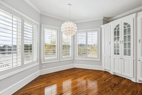 Chandelier, Empty room, Interior, Wood Texture Flooring