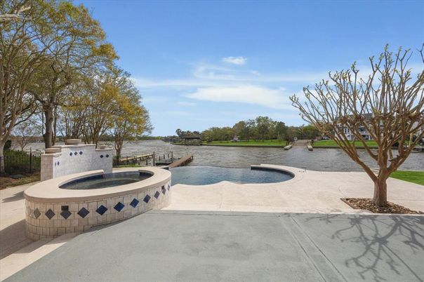 Exterior, Lake, Pool