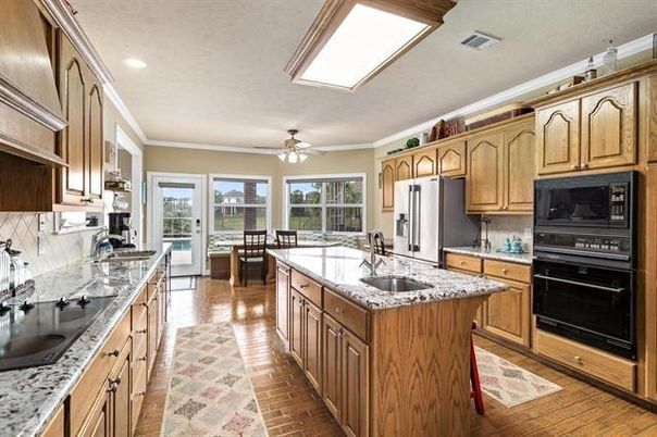Dining room, Interior, Kitchen, Recessed Lighting, Wood Texture Flooring