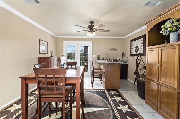 Dining room, Interior, Recessed Lighting