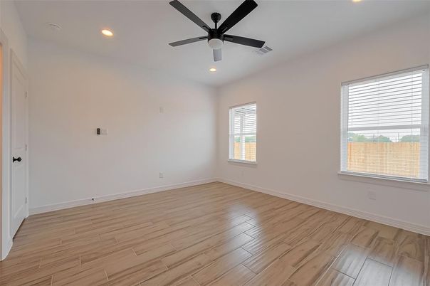 Empty room, Interior, Recessed Lighting, Wood Texture Flooring