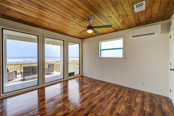 Empty room, Interior, Water, Wooden Ceilings, Wood Texture Flooring