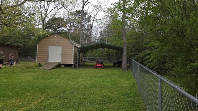 Backyard, Exterior