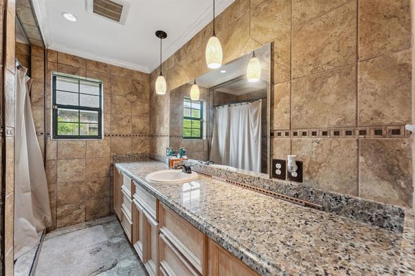 Bathroom, Interior, Pendant Lights, Recessed Lighting