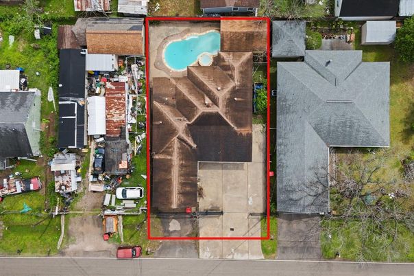 Exterior, Drone