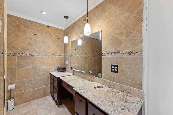 Bathroom, Interior, Pendant Lights, Recessed Lighting