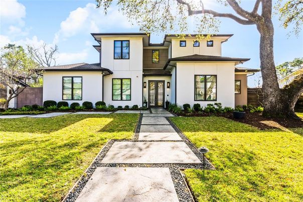 Backyard, Exterior, Facade, Modern