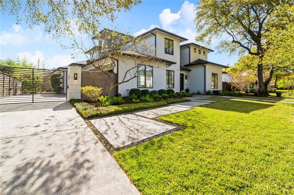 Backyard, Exterior, Facade, Mediterranean