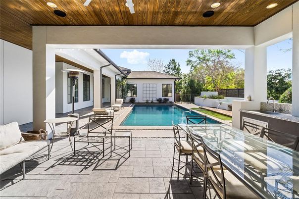 Exterior, Pool