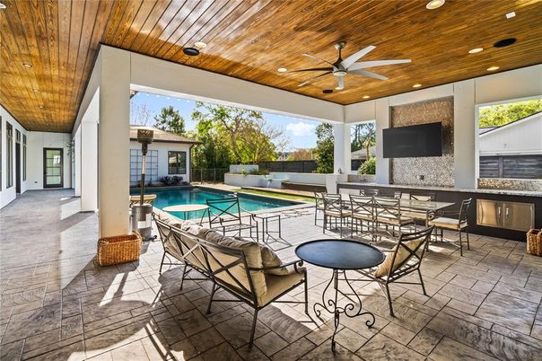 Exterior, Pool