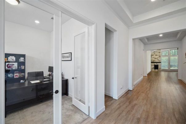 Home Office, Interior, Recessed Lighting, Wood Texture Flooring