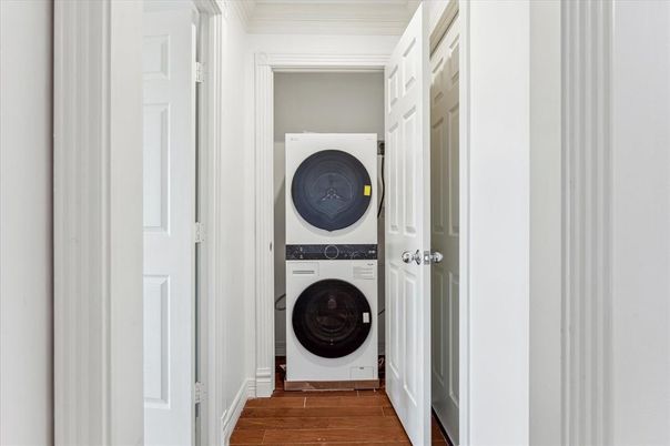 Interior, Utility Closets, Washer, Wood Texture Flooring