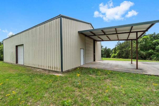 Backyard, Detached Garage, Exterior