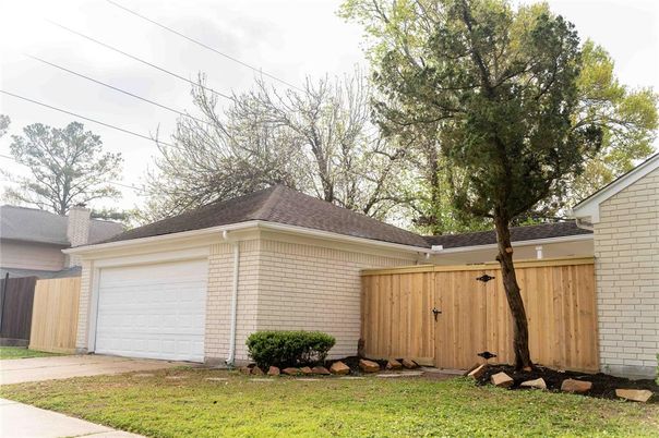 Detached Garage, Exterior