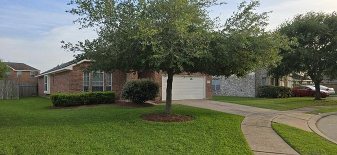 Attached, Exterior, Facade, Brick Facade, Ranch