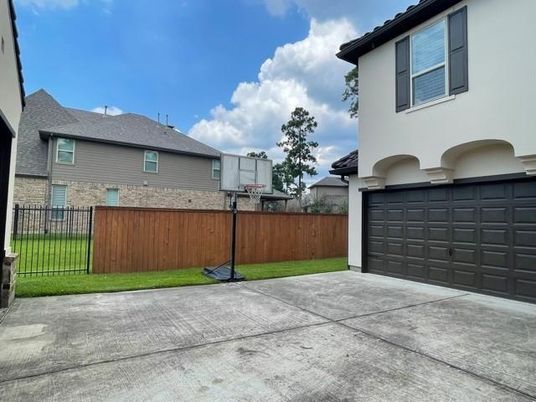 Detached Garage, Exterior