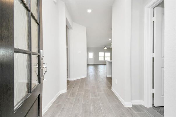 Interior, Recessed Lighting, Wood Texture Flooring