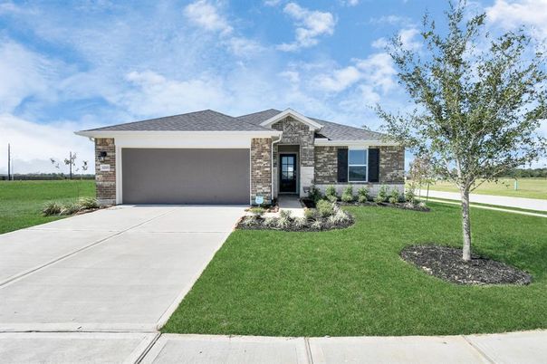 Attached, Exterior, Facade, Brick Facade, Ranch