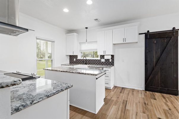 Interior, Kitchen, Pendant Lights, Recessed Lighting, Wood Texture Flooring