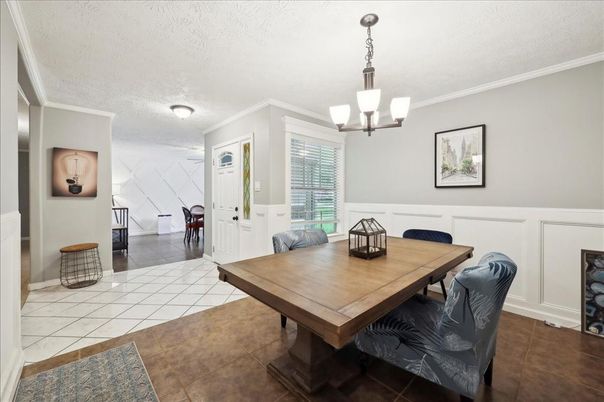 Chandelier, Dining room, Interior