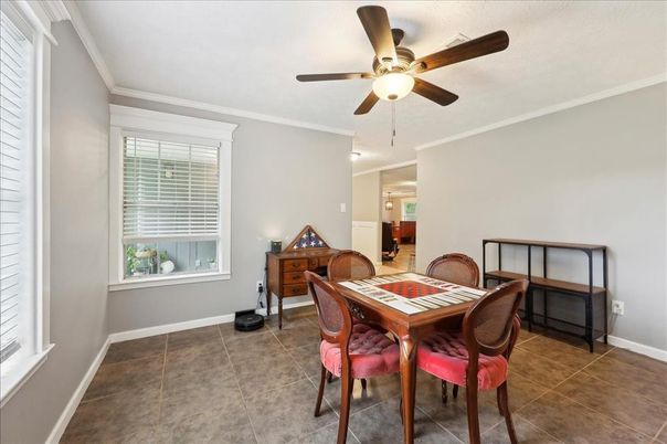 Dining room, Interior