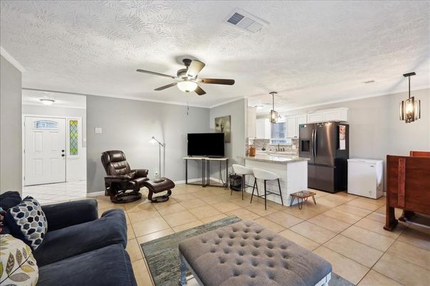 Interior, Kitchen, Living room, Pendant Lights, Stainless Steel Appliances