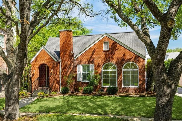 Exterior, Facade, Brick Facade, Brick Traditional