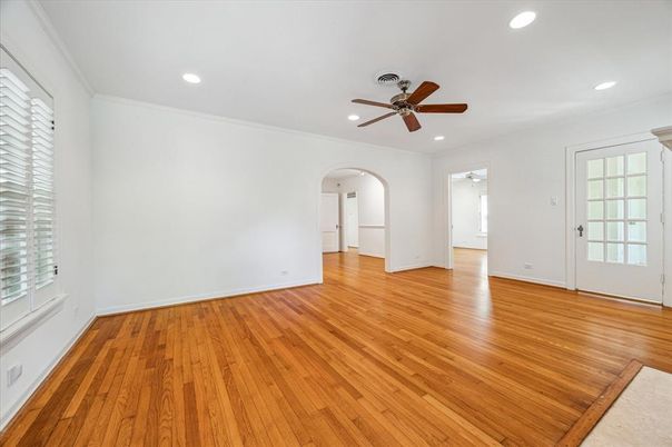 Empty room, Interior, Recessed Lighting, Wood Texture Flooring