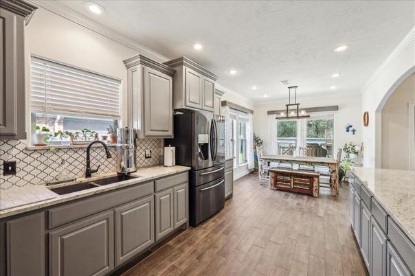 Dining room, Interior, Kitchen, Pendant Lights, Recessed Lighting, Wood Texture Flooring