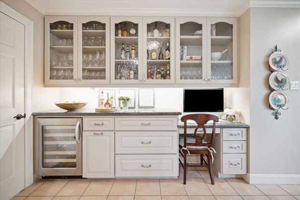 Home Office, Interior