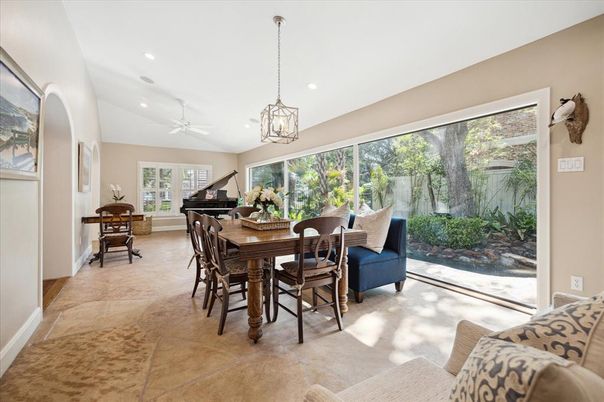 Dining room, Interior, Living room, Pendant Lights, Piano, Recessed Lighting