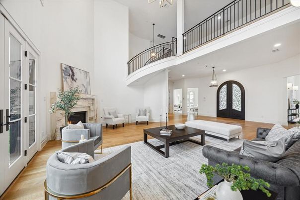 Fireplace, Interior, Living room, Pendant Lights, Recessed Lighting, Wood Texture Flooring