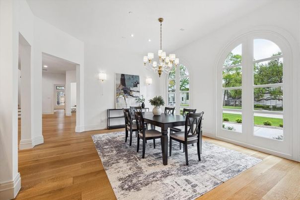 Chandelier, Dining room, Interior, Recessed Lighting, Wood Texture Flooring
