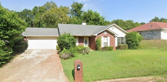 Attached, Exterior, Facade, Brick Facade, Ranch