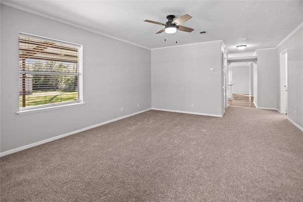 Empty room, Interior