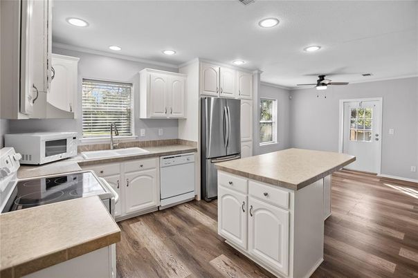 Interior, Kitchen, Recessed Lighting, Wood Texture Flooring