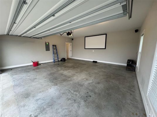 Garage, Interior