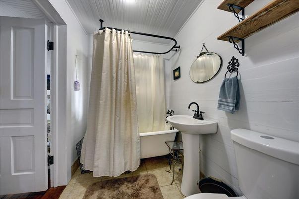 Bathroom, Interior
