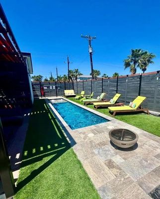 Exterior, Pool