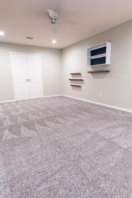 Empty room, Interior, Recessed Lighting