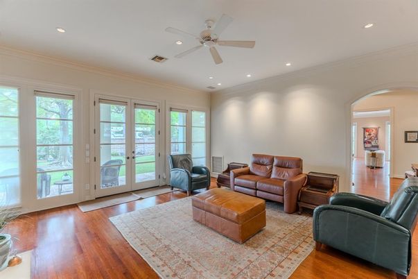 Interior, Living room, Recessed Lighting, Wood Texture Flooring