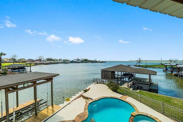 Exterior, Lake, Pool, Water
