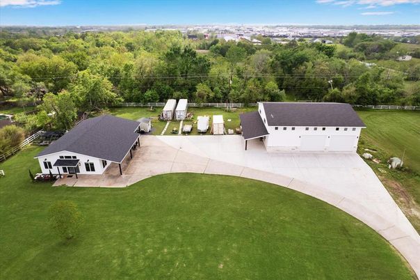 Exterior, Drone