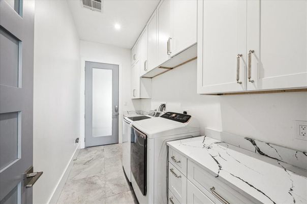 Interior, Recessed Lighting, Washer