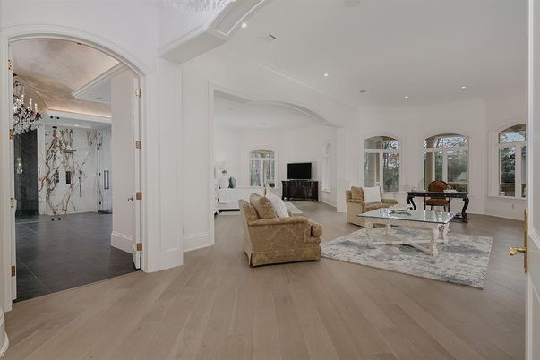 Chandelier, Interior, Living room, Marble Walls, Recessed Lighting, Wood Texture Flooring
