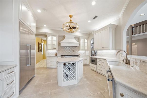 Chandelier, Interior, Kitchen, Recessed Lighting, Stainless Steel Appliances