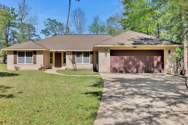 Attached, Exterior, Facade, Brick Facade, Ranch